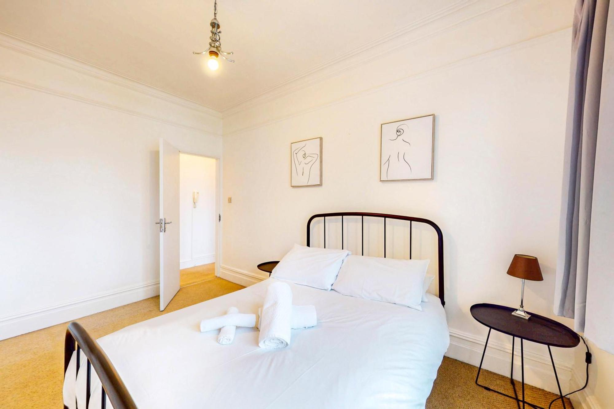 2-bed Flat Steps To Wimbledon Park & Tube Appartement Londres