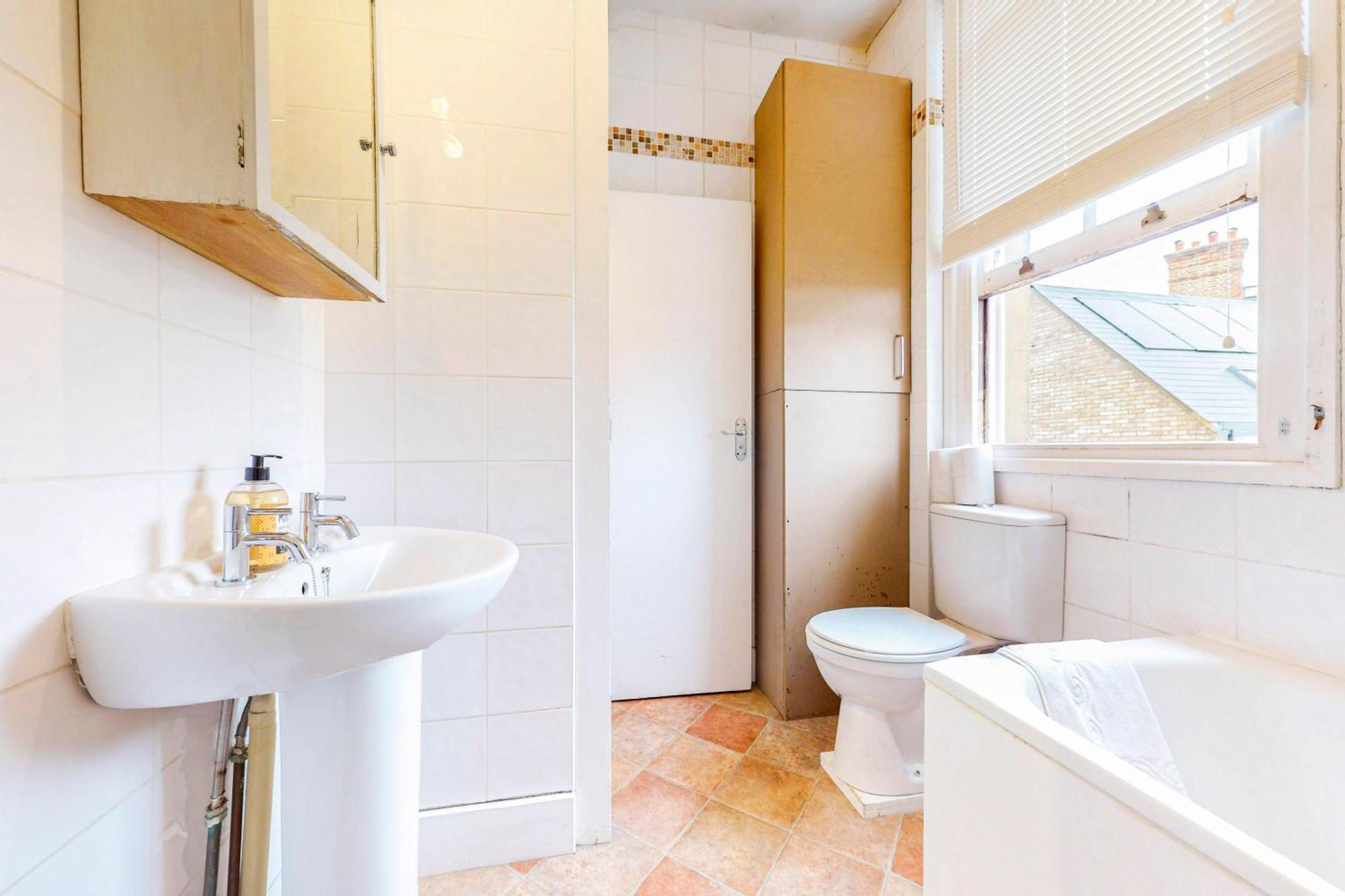 Appartement 2-bed Flat Steps To Wimbledon Park & Tube *
