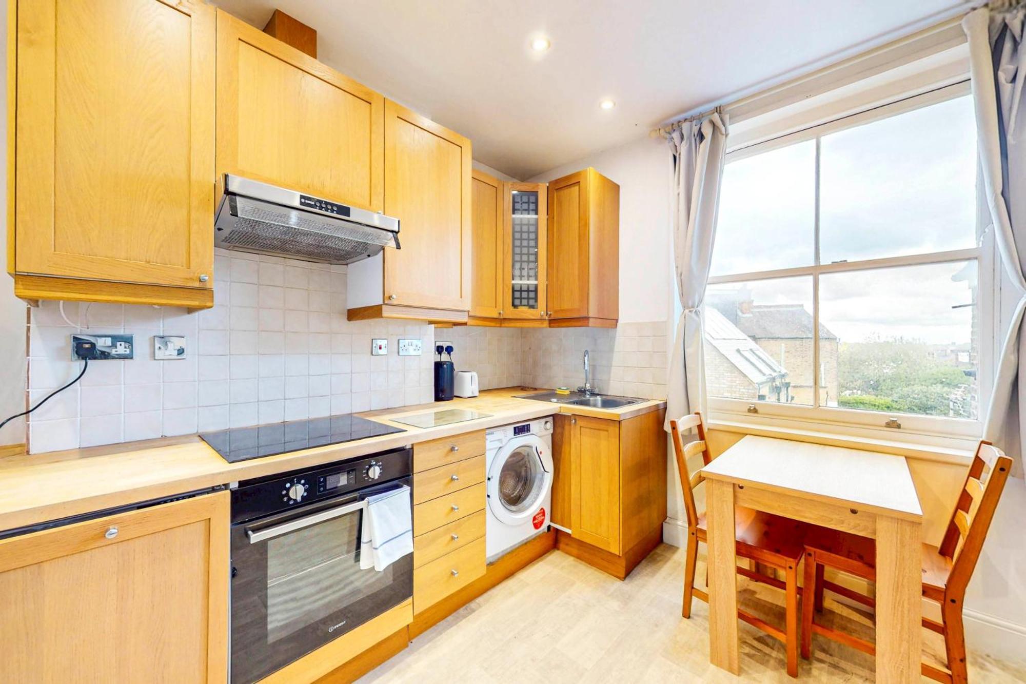 Appartement 2-bed Flat Steps To Wimbledon Park & Tube